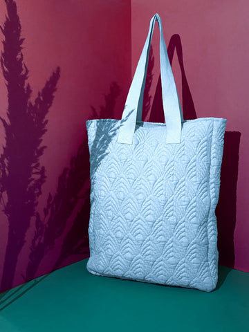 QUILTED TOTE BAG (ARMOUR)