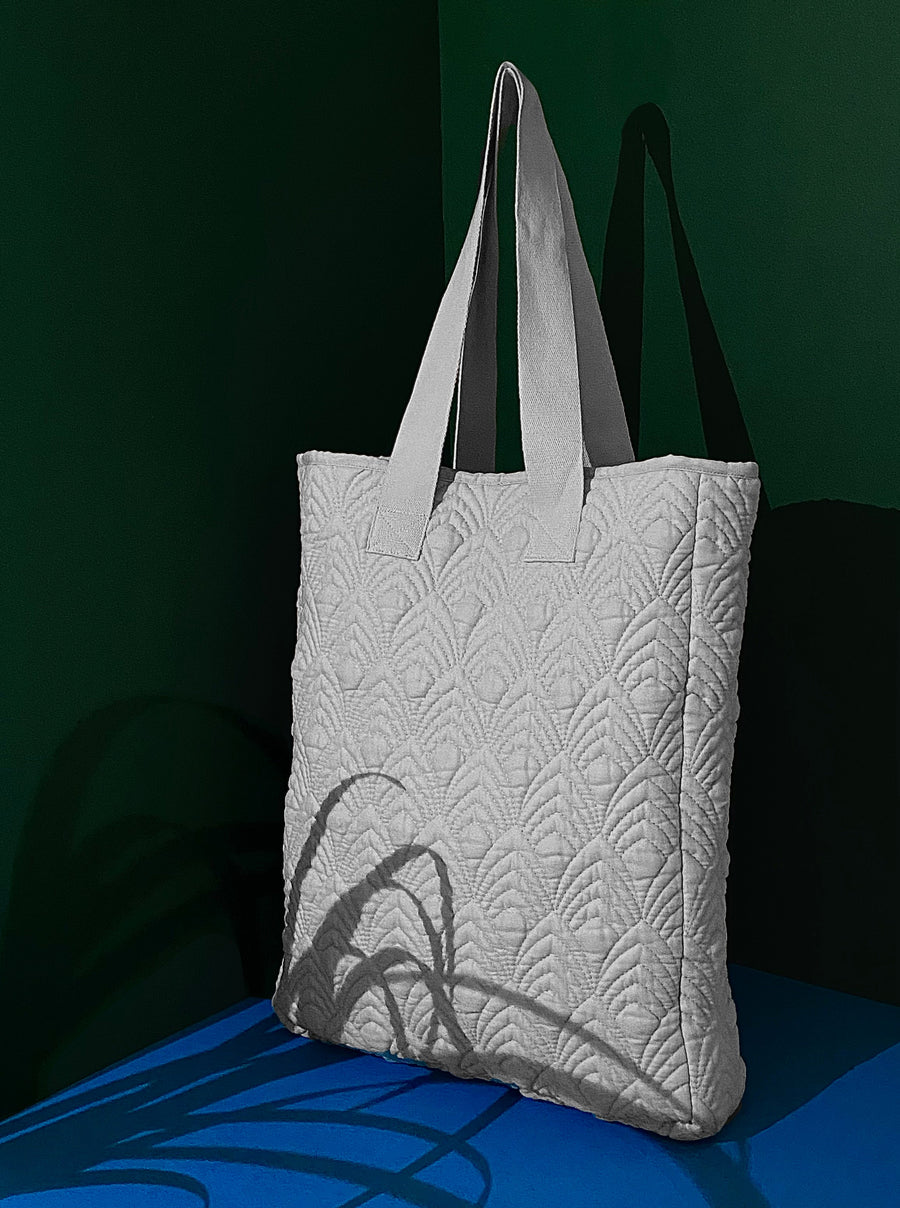 QUILTED TOTE BAG (ARMOUR)